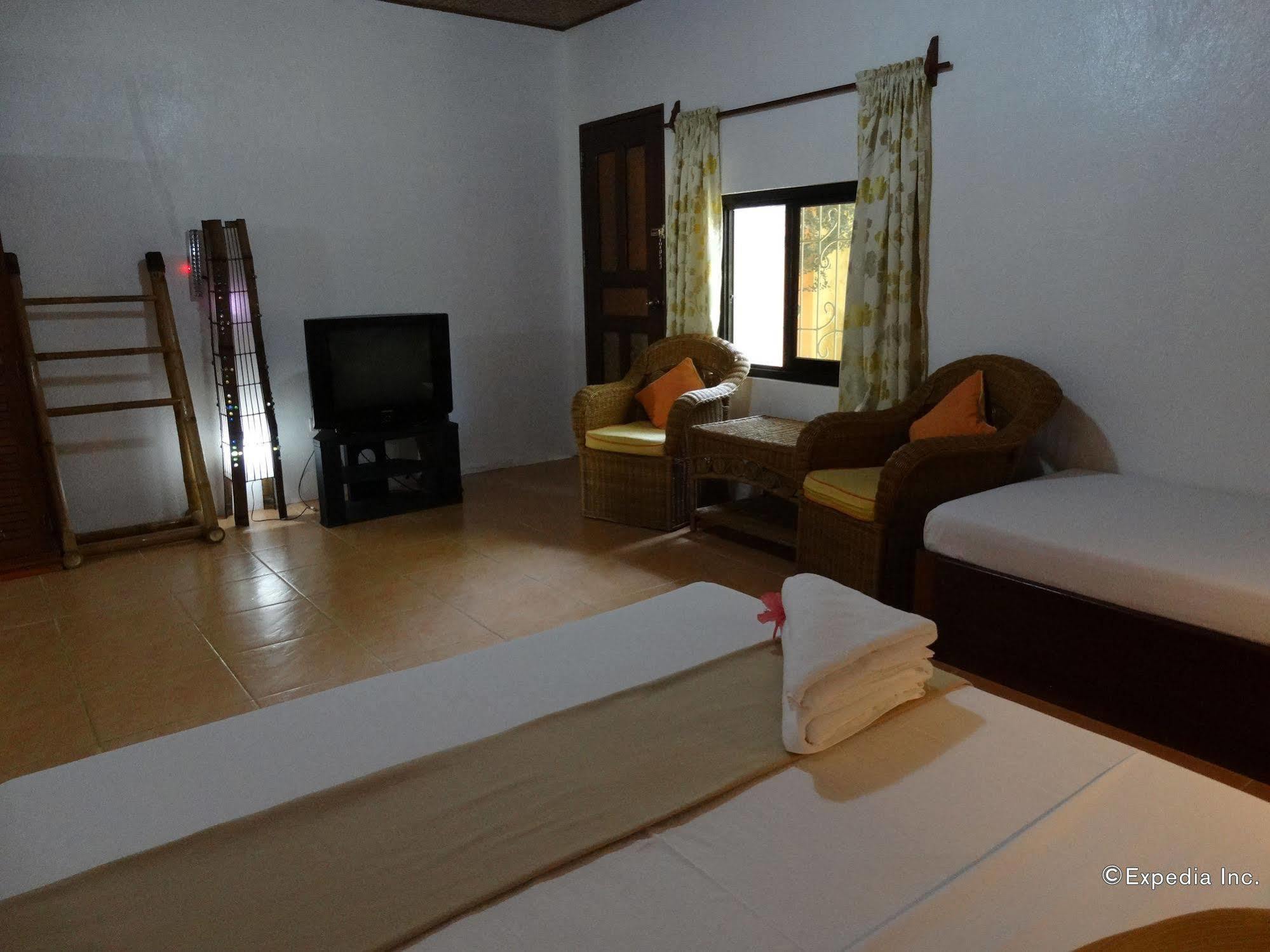 Hibiscus Garden Resort Puerto Princesa Kültér fotó